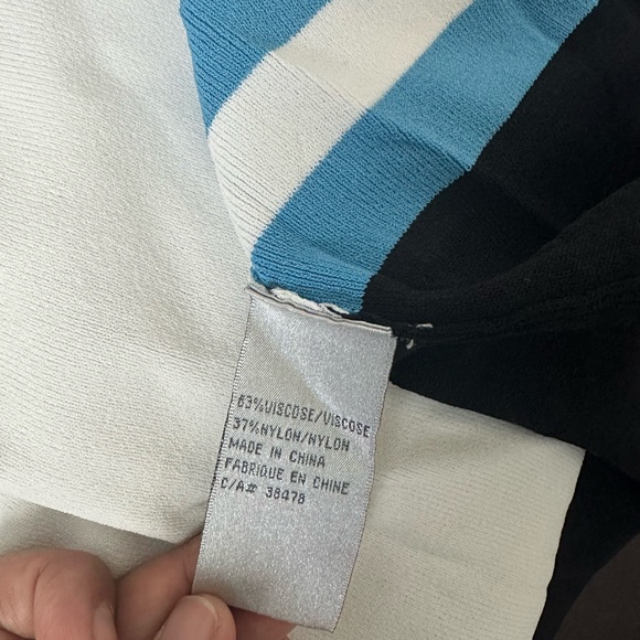 Cropped Cardigan - Picture 9 of 9